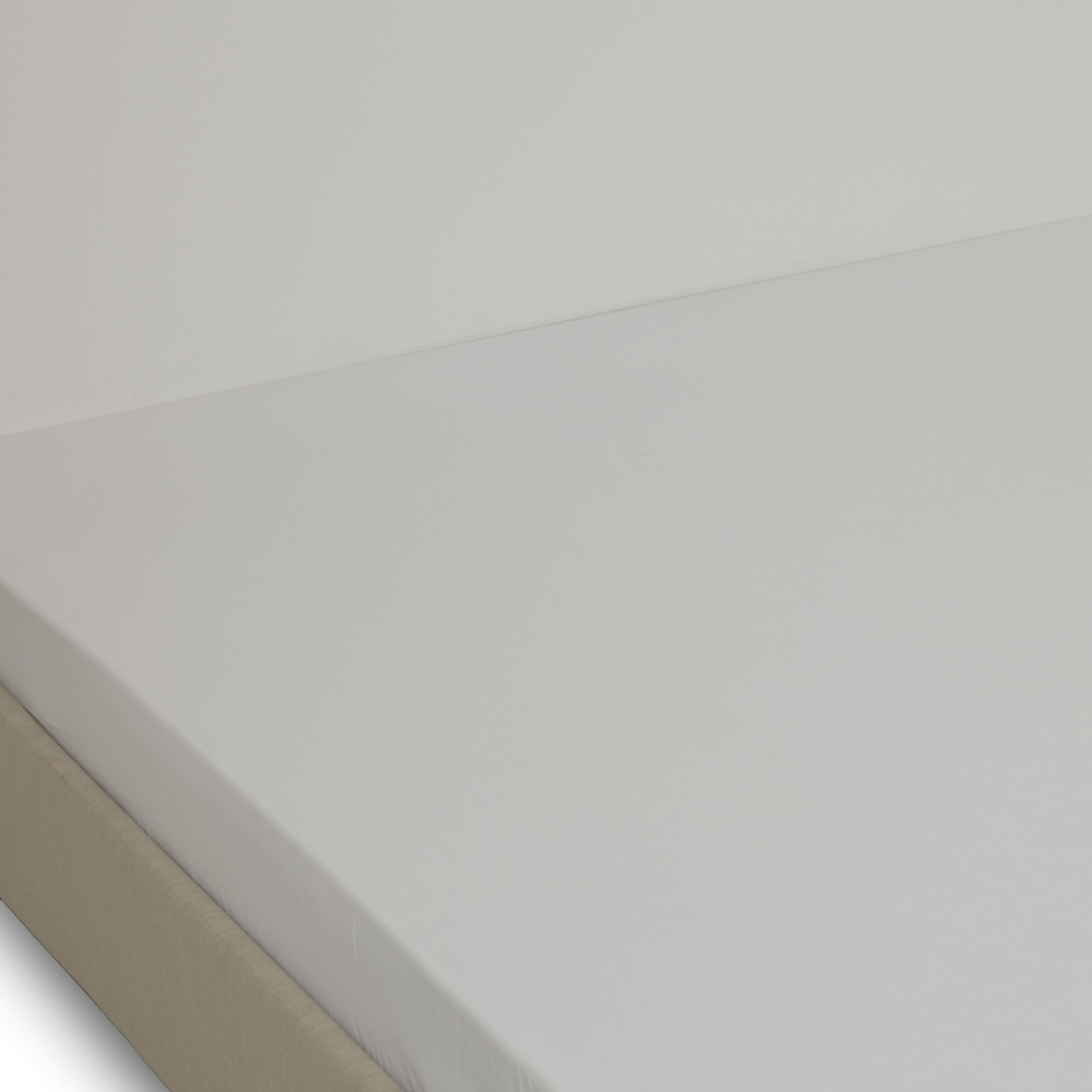  شرشف سرير بمطاط كينج من هوم إيسنشال، أبيض - 205×200 سم