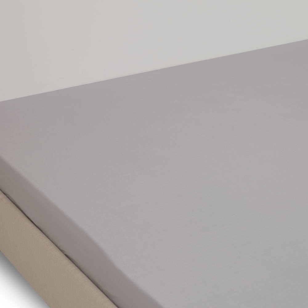  شرشف سرير بمطاط مقاس كوين من هوم إيسنشال، رمادي فاتح - 205×180 سم