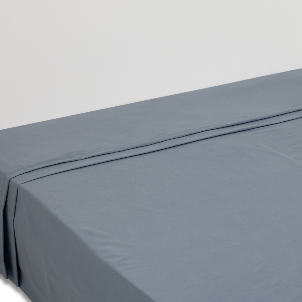  شرشف سرير مسطح مقاس كوين من هوم إيسنشال، أزرق - 270×180 سم