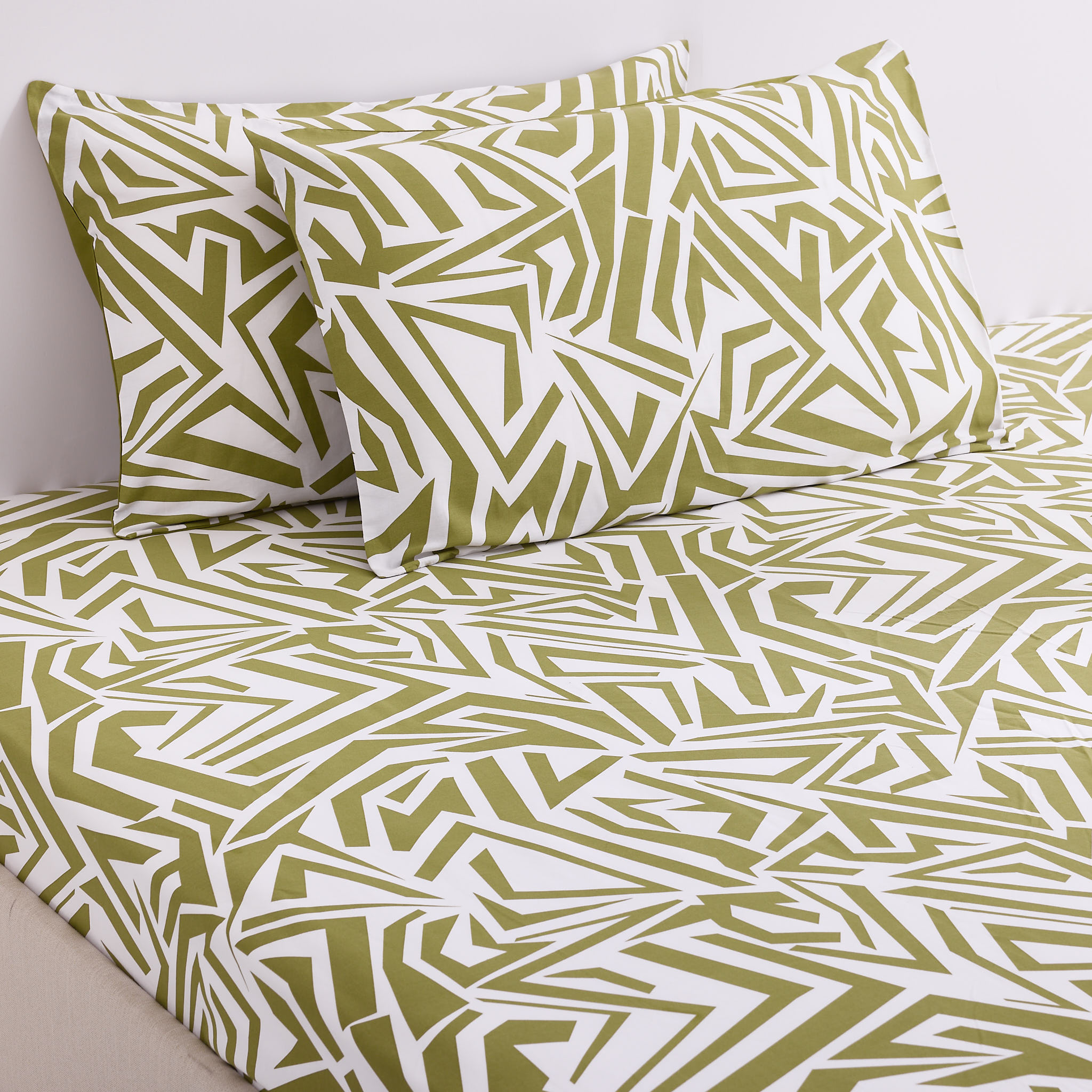 شرشف سرير بمطاط بورتو قطني مقاس كوين مع غطائي وسادة، أخضر، 210 خيط - 150×200 سم