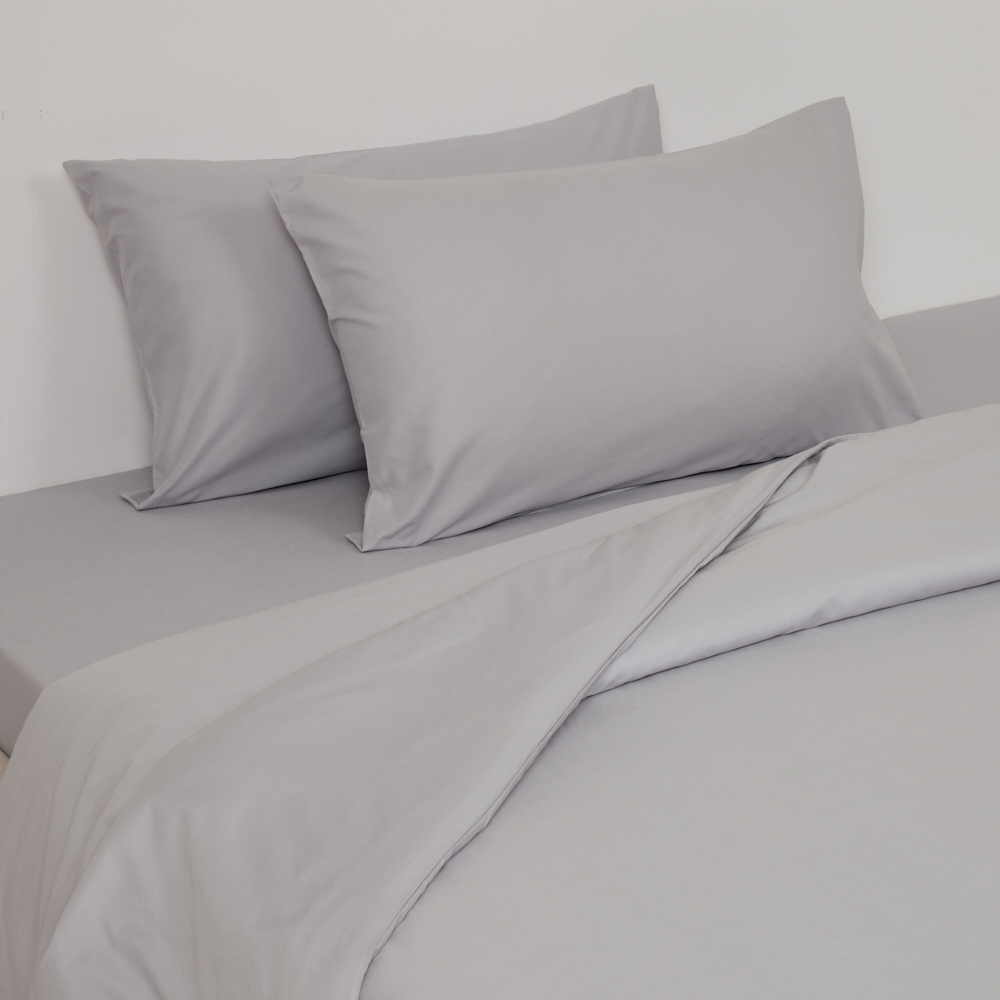  غطاء لحاف مقاس كوين مع غطائي وسادة من هوم إيسنشال، رمادي فاتح - 200×200 سم