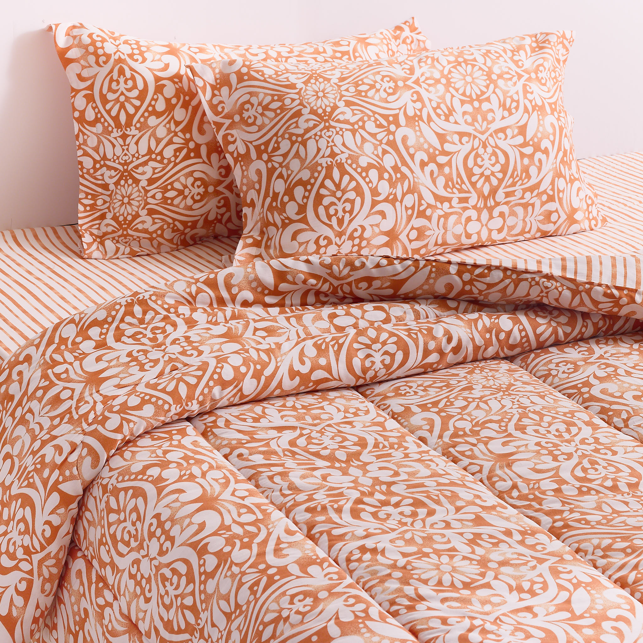لحاف مورييل قطني مقاس كوين مع غطائين للوسائد، برتقالي، 200 خيط - 230×220 سم